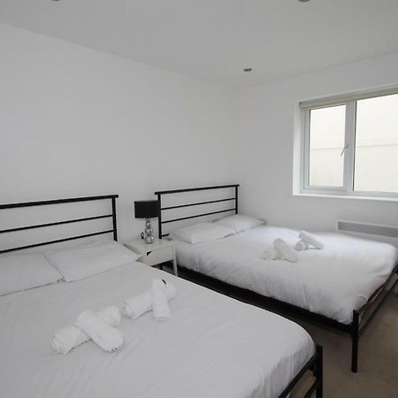 Coulsdon Penthouse Apartment Екстериор снимка